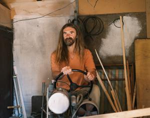 Watch: Petr Válek live at Divadlo 29