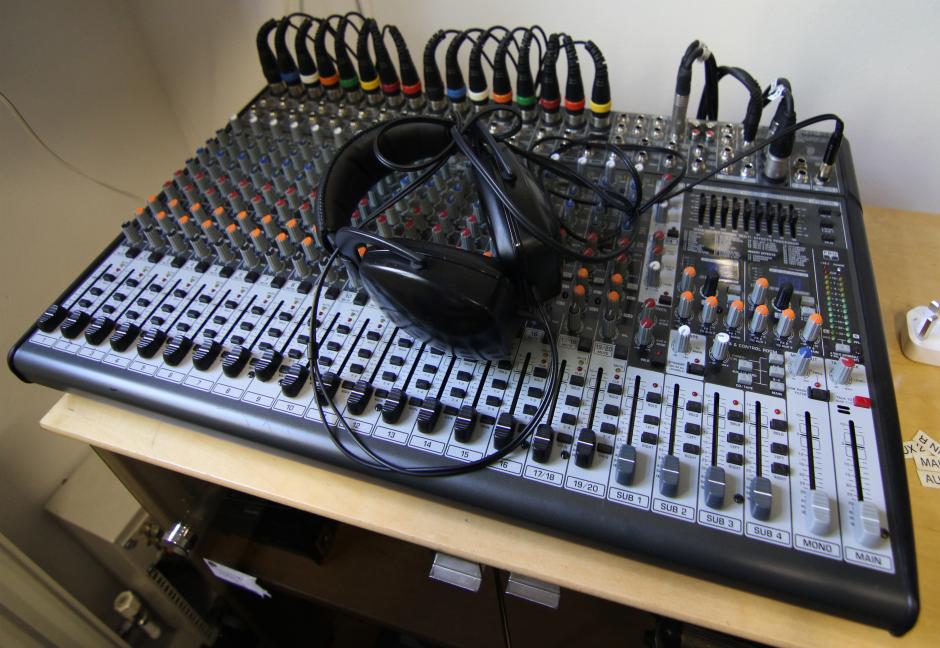 Resonance FM Studio 19 September 2013
