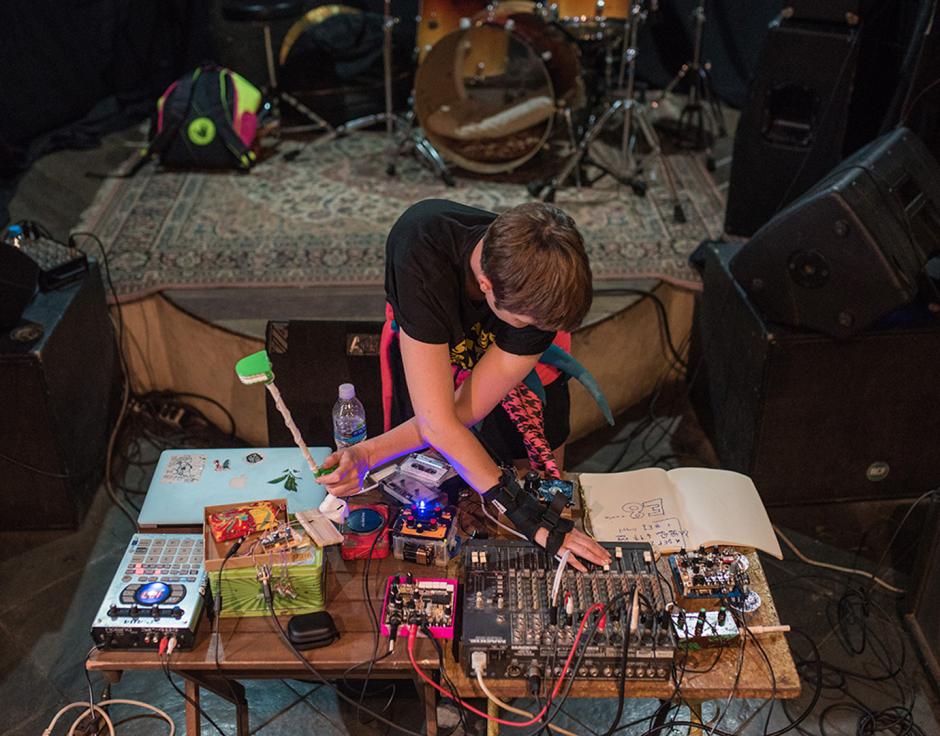 Phantom Chips shares recordings from Novas Frequências The Wire