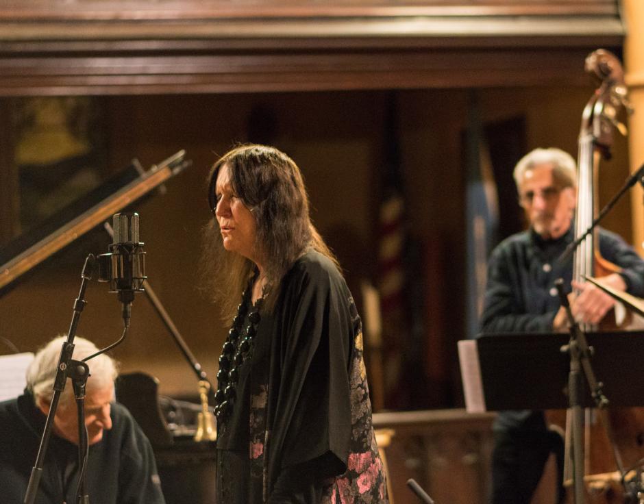 Patty Waters performing live at First Unitarian Congregational Society in Brooklyn, 2018. Photo by Chris Perry